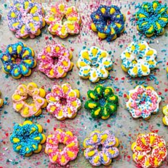 Kitchen HQ 21-piece Spritz Cookie Press and Decorating Set - Picture 4 of 7